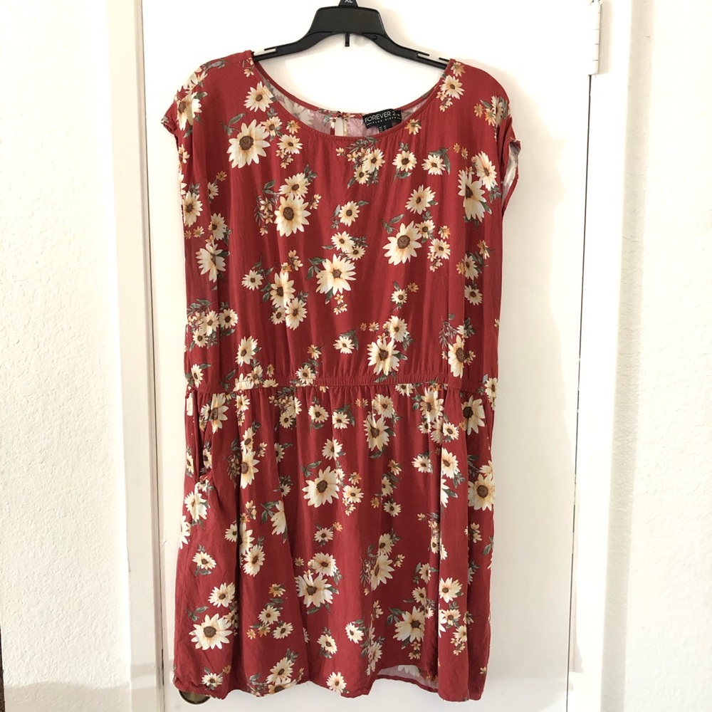 F21 red daisy dress with pockets